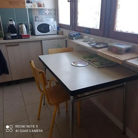 Le Clair Centre Apartment